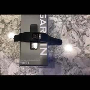 GARMIN Vivofit 4 - New with box
